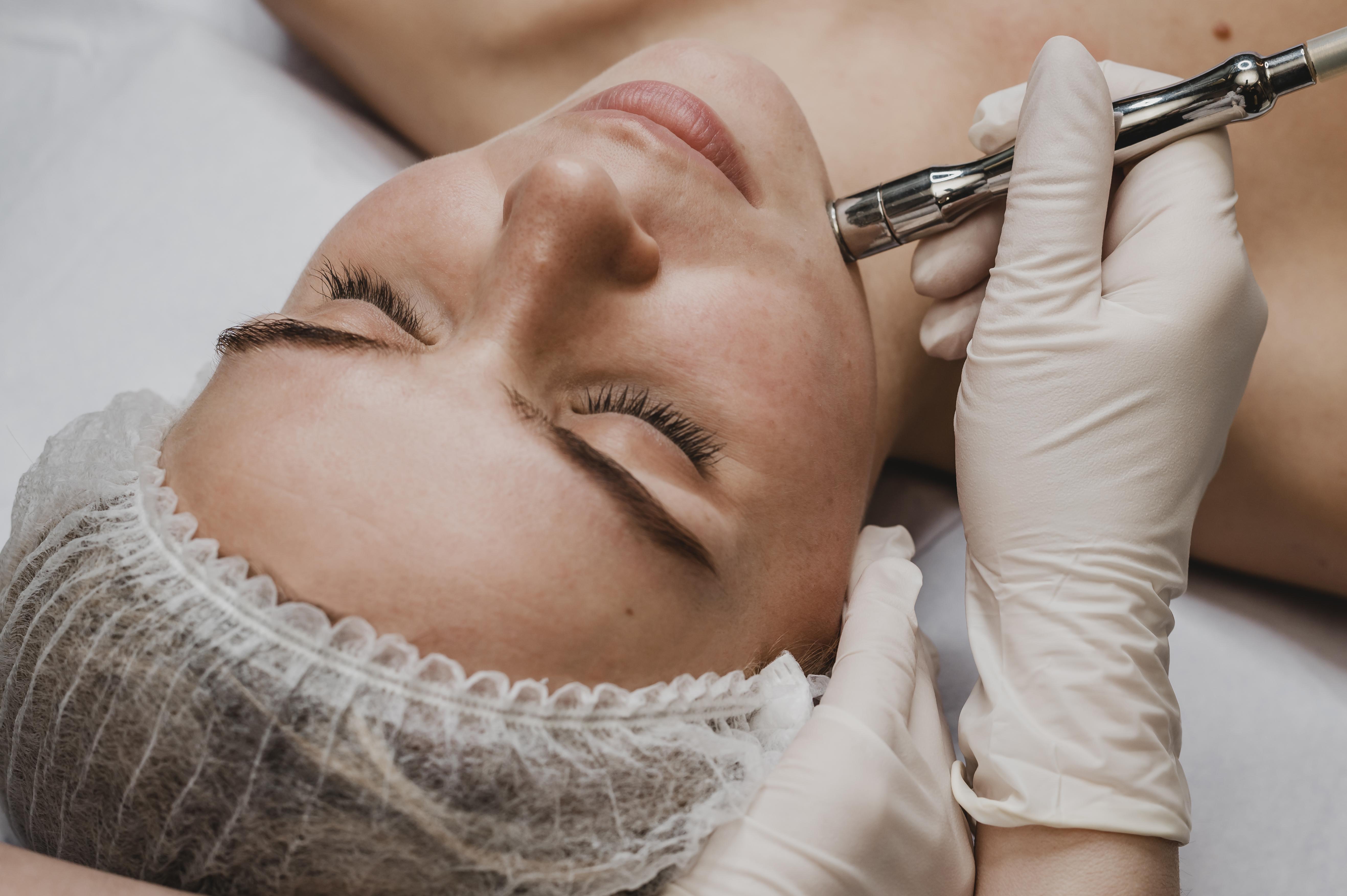 Dermaplaning treatment